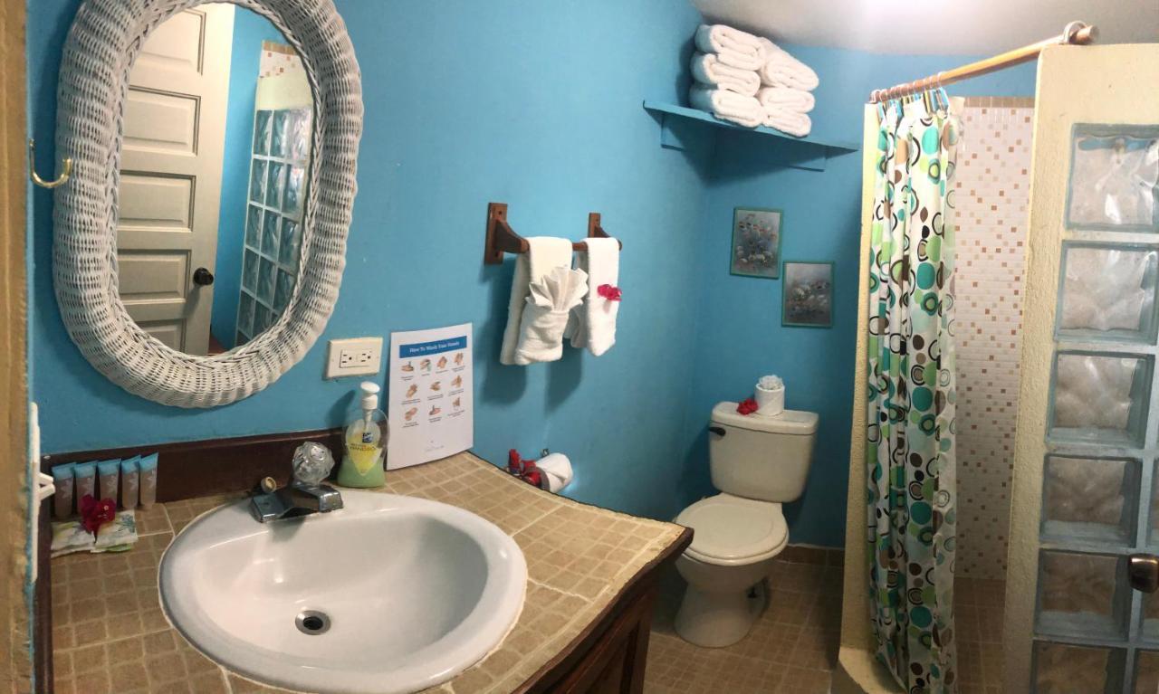 Coral Cove Inn Maya Beach エクステリア 写真