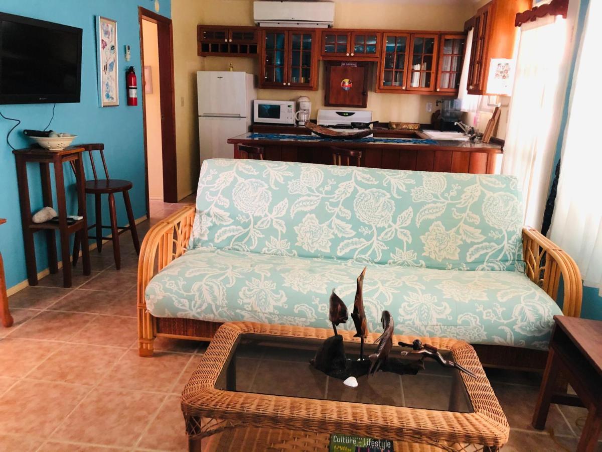 Coral Cove Inn Maya Beach エクステリア 写真
