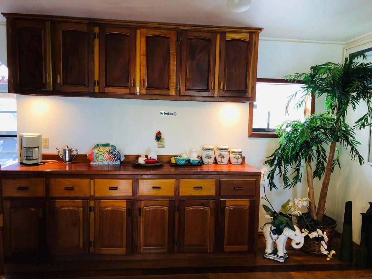 Coral Cove Inn Maya Beach エクステリア 写真