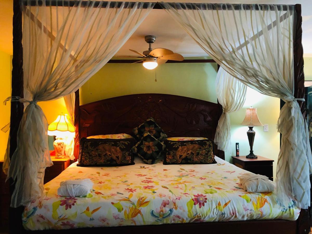 Coral Cove Inn Maya Beach エクステリア 写真