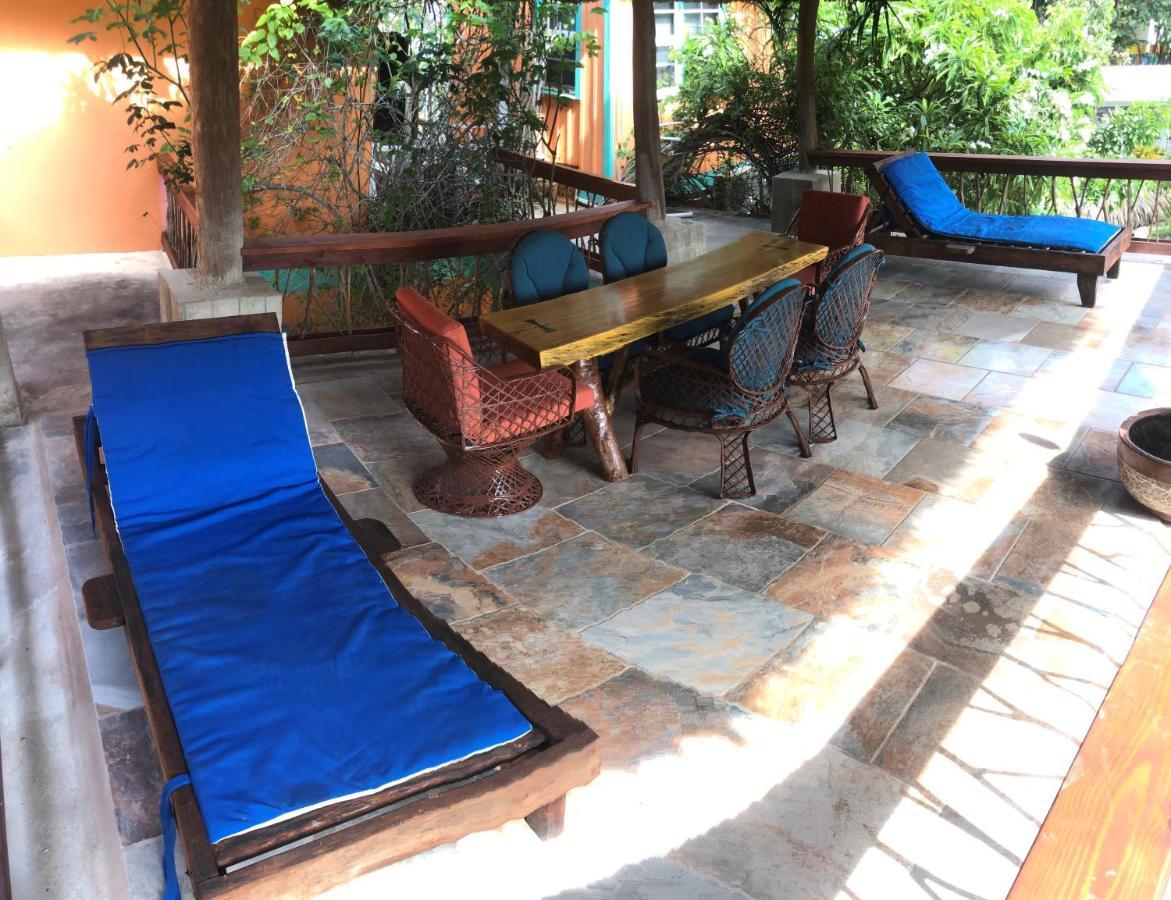 Coral Cove Inn Maya Beach エクステリア 写真
