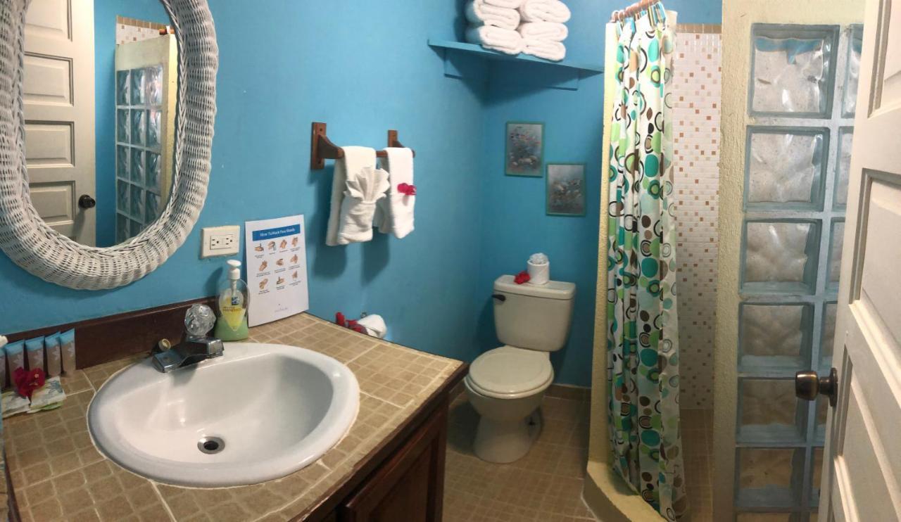 Coral Cove Inn Maya Beach エクステリア 写真