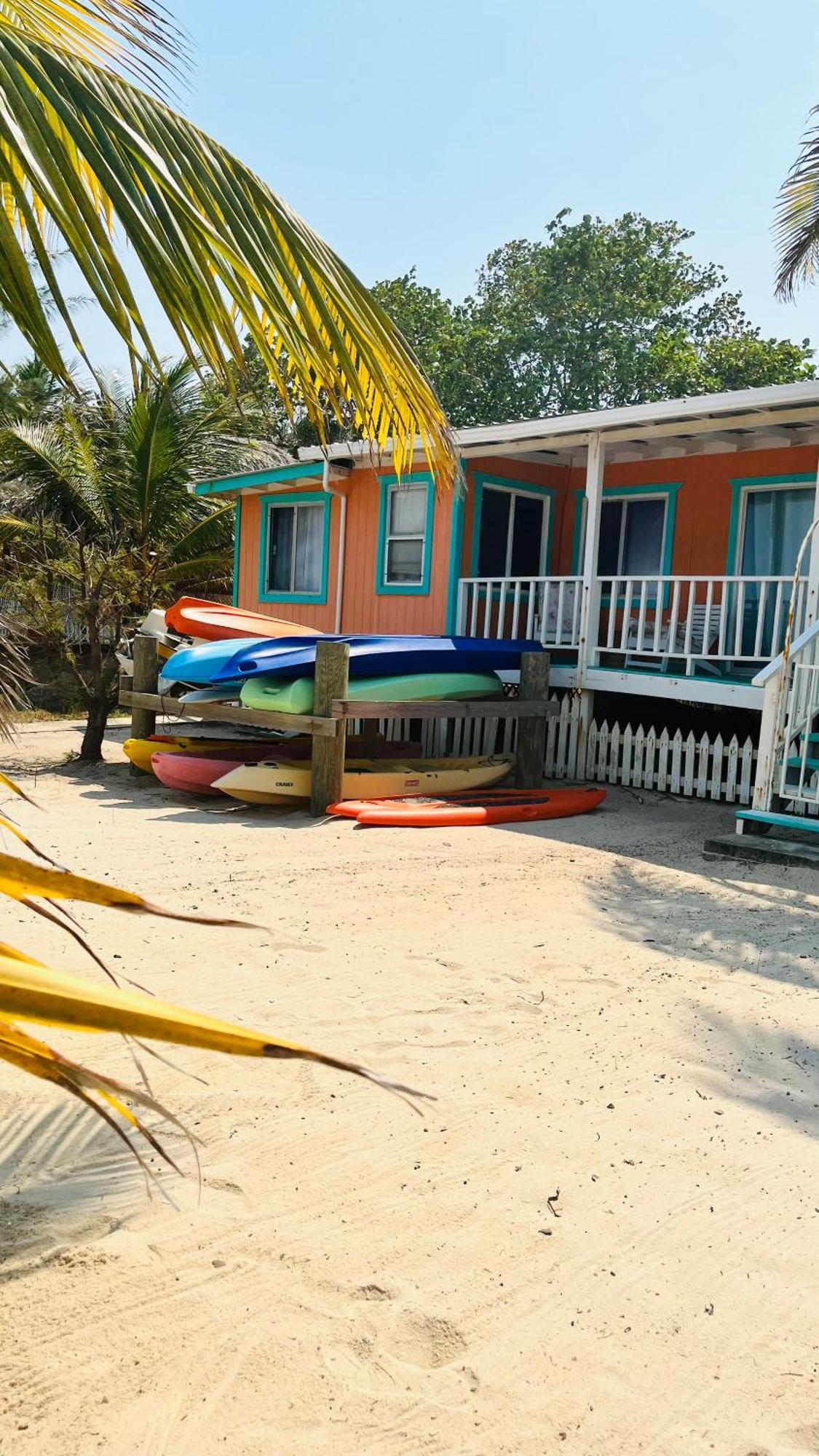 Coral Cove Inn Maya Beach エクステリア 写真